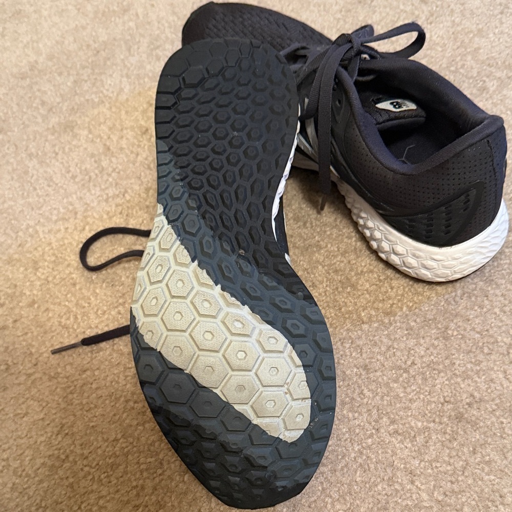 New Balance Fresh Foam Arishi Running Shoes Women’s 8 Black White - Picture 6 of 7